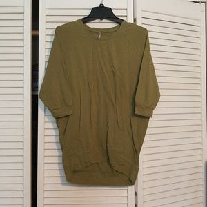 Quarter sleeve shirt